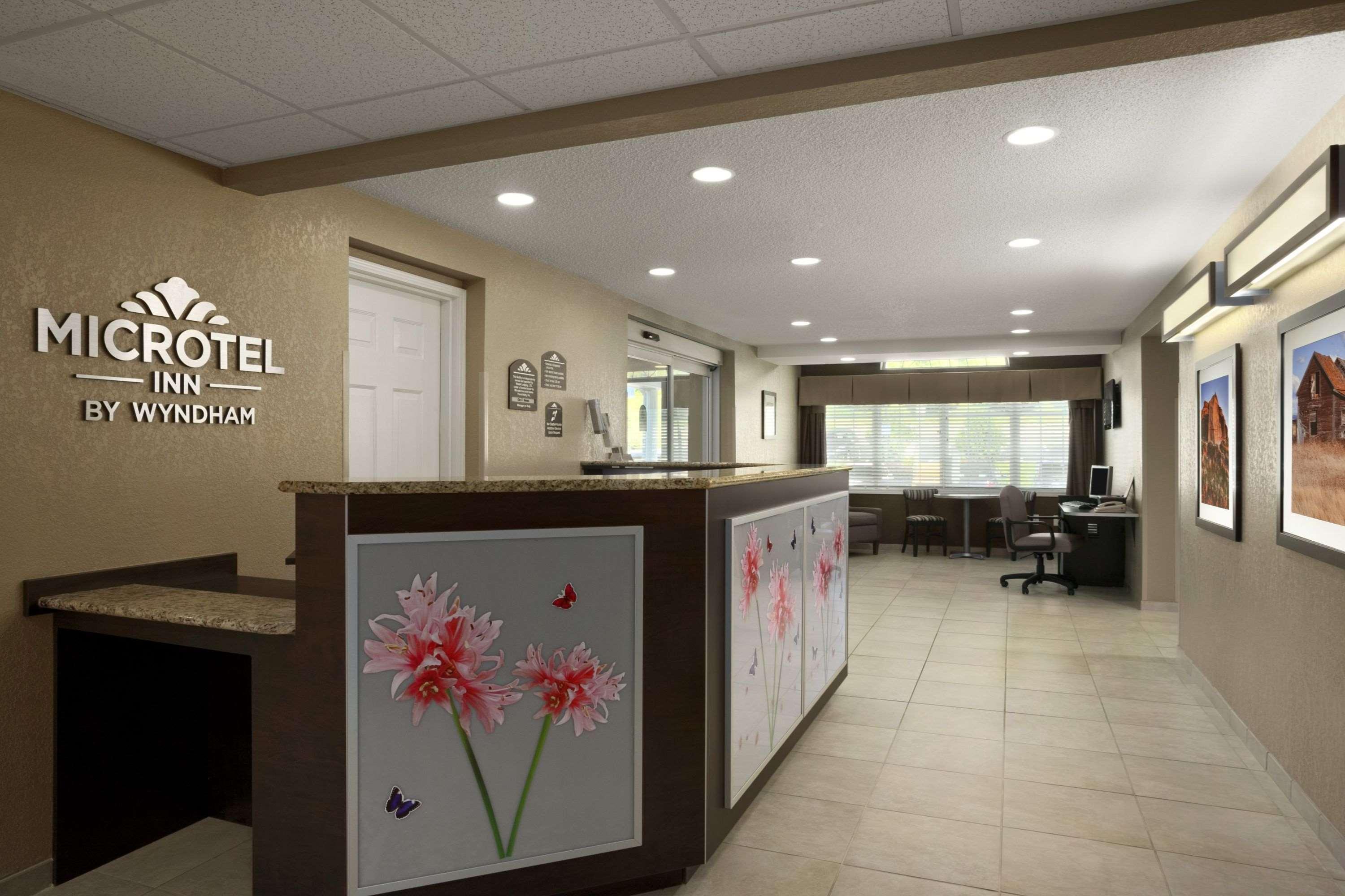 Microtel Inn & Suites By Wyndham Mineral Wells/Parkersburg Exteriér fotografie