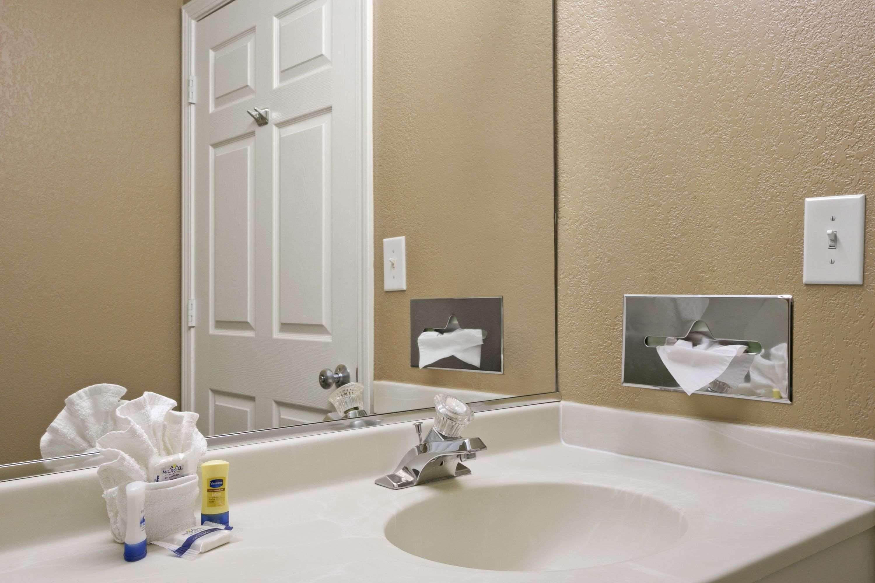 Microtel Inn & Suites By Wyndham Mineral Wells/Parkersburg Exteriér fotografie