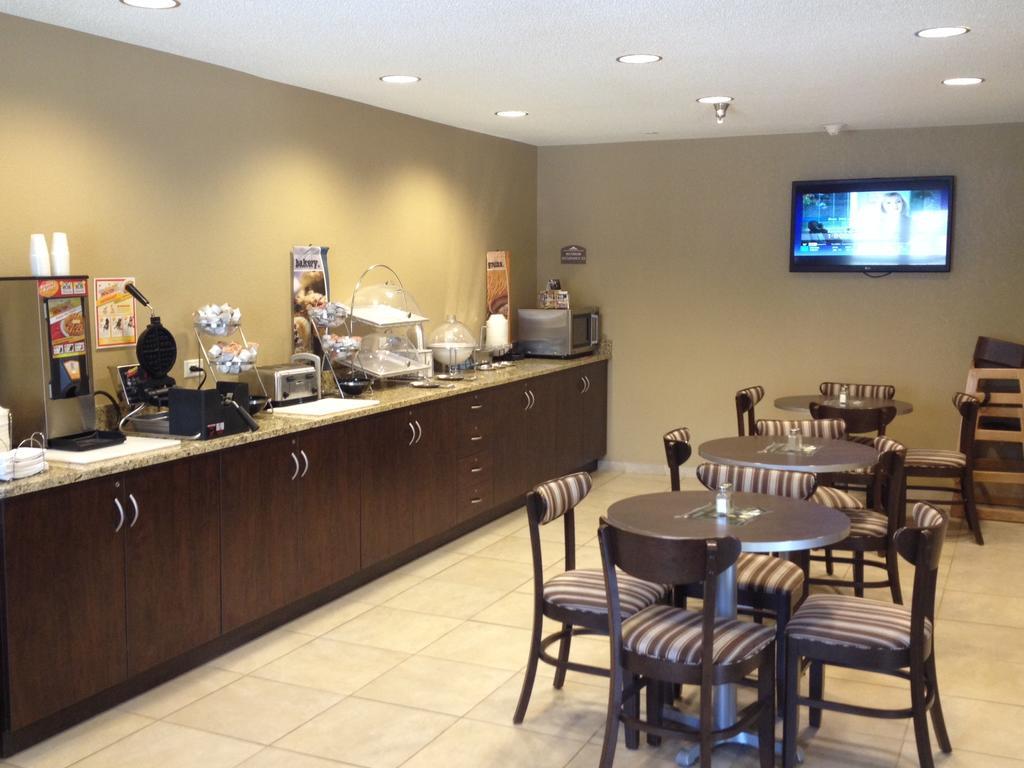 Microtel Inn & Suites By Wyndham Mineral Wells/Parkersburg Exteriér fotografie